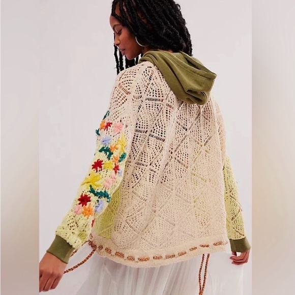 NWT!  Free People Wild Meadow Pullover w Hoodie Crochet Knit Sweater Size L - Picture 3 of 11